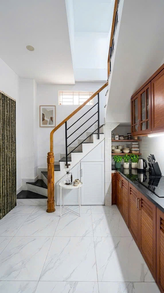 Nhà Võ Văn Tần, Quận 3, Dt 3.3 X 6.5 M, 3 Tầng, Giá 5.9 Tỷ
