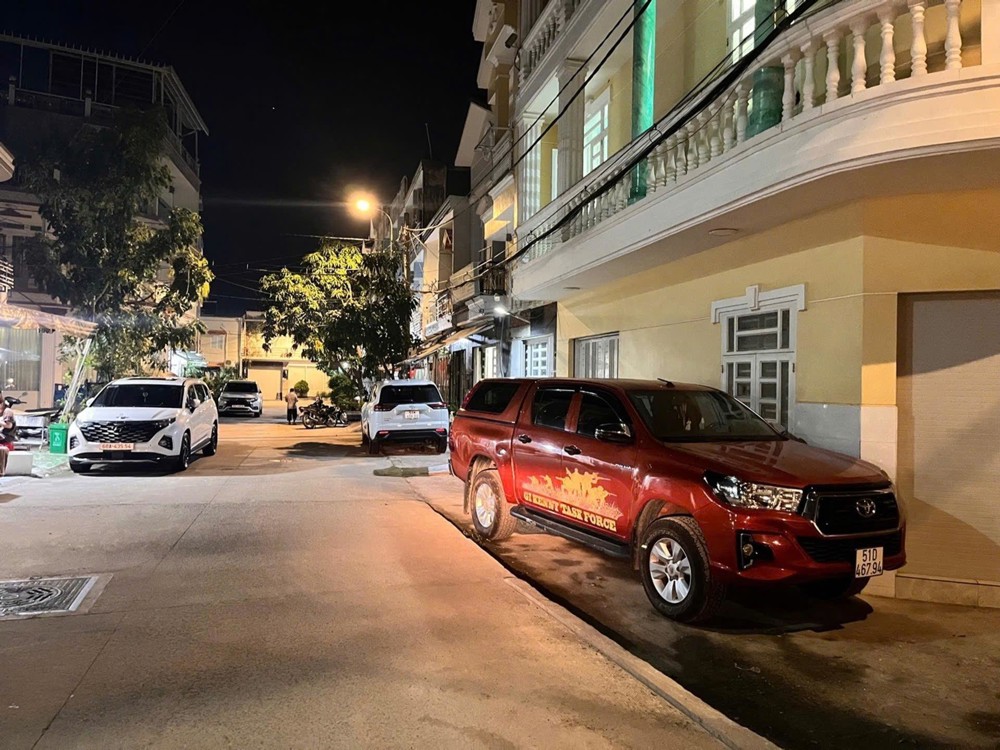 Nhà Ngang 10M, Có Thang Máy, Cạnh Phú Mỹ Hưng, Chỉ Hơn 8 Tỷ