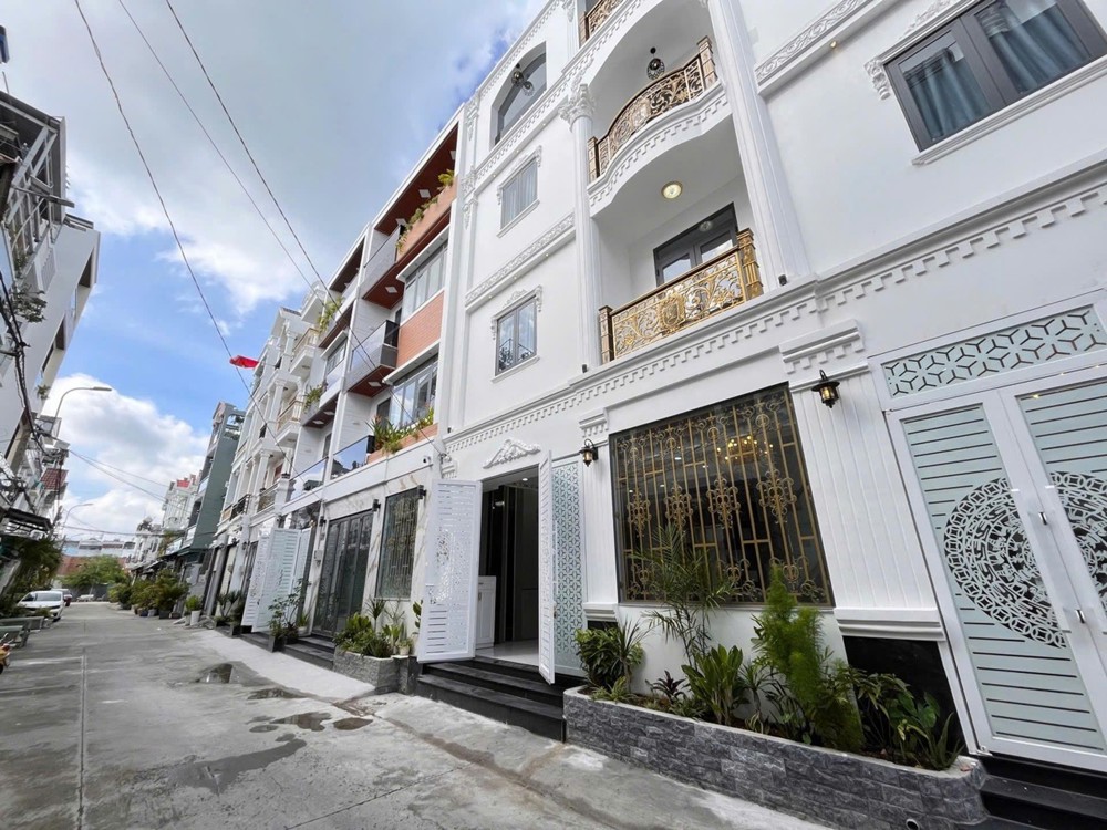 Nhà Ngang 10M, Có Thang Máy, Cạnh Phú Mỹ Hưng, Chỉ Hơn 8 Tỷ