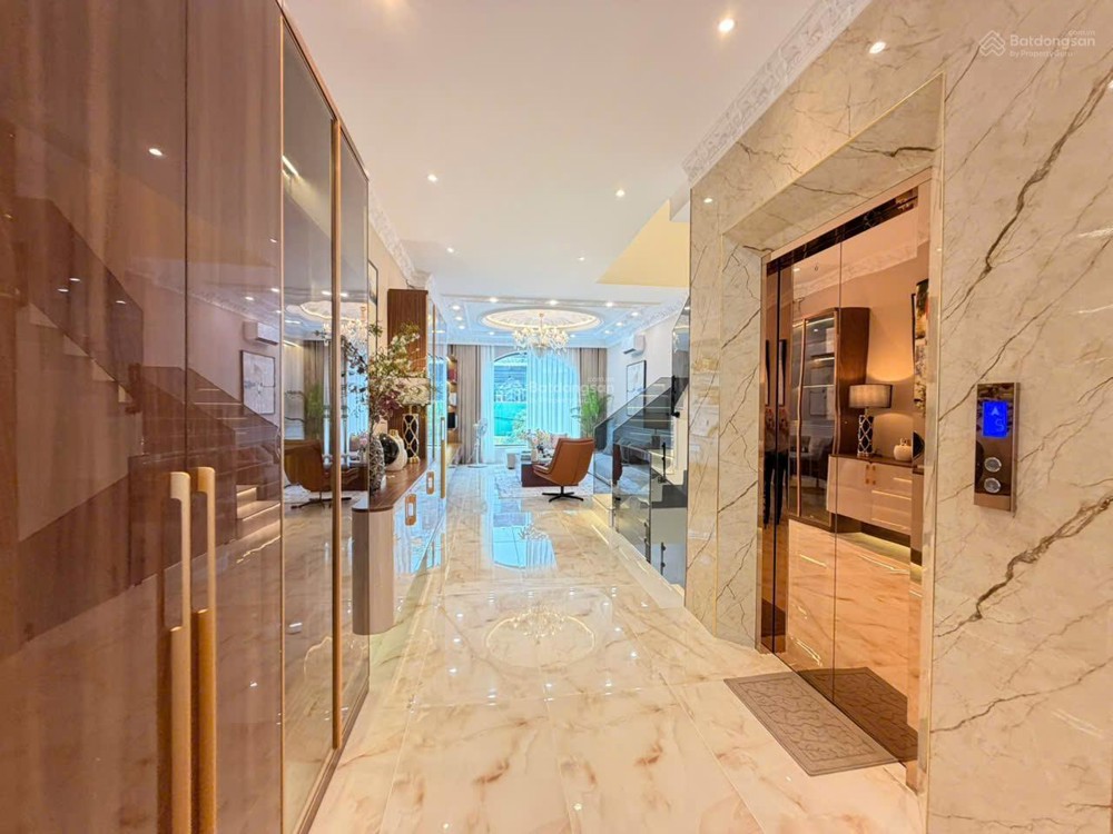Chính Chủ Bán Nhà Mặt Phố Tại Trần Thị Trọng,Giá 17,9 Tỷ,80M2,Hàng Hiếm Tân Bình