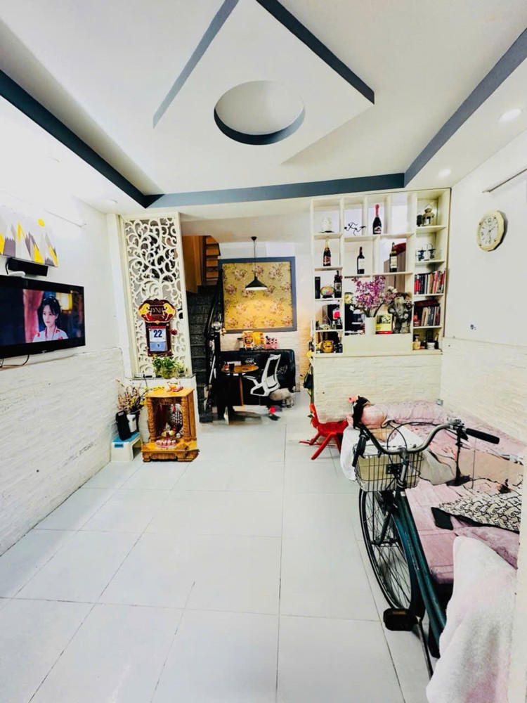 Bán Nhà Nhỏ Tiền Quận 8 - Hồ Thành Biên - Giá Chỉ 2.4 Tỷ