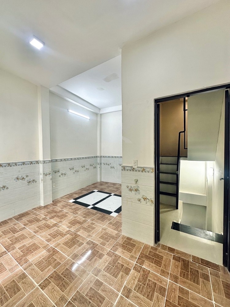[L2711] Nhà 3 Tầng Mới Ở Ngay Sát Bv 175 Lê Lai, Giá 3.X Tỷ Cực Hiếm