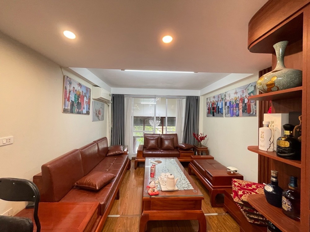 Bán Nhà Việt Hưng 45M2- 5 Tầng- Vỉa Hè, Ô Tô Tránh Đỗ- Hơn 10 Tỷ