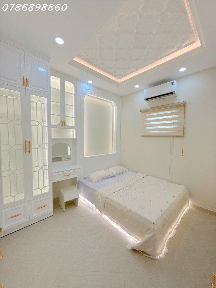Siêu Phẩm Tân Thuận Tây – Nhà Đẹp Full Nội Thất – Chỉ Cách Hẻm Xe Hơi 10M
