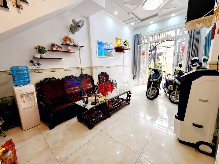 Nhà 2 Lầu Hẻm 141 Tám Danh P.chánh Hưng P4q8