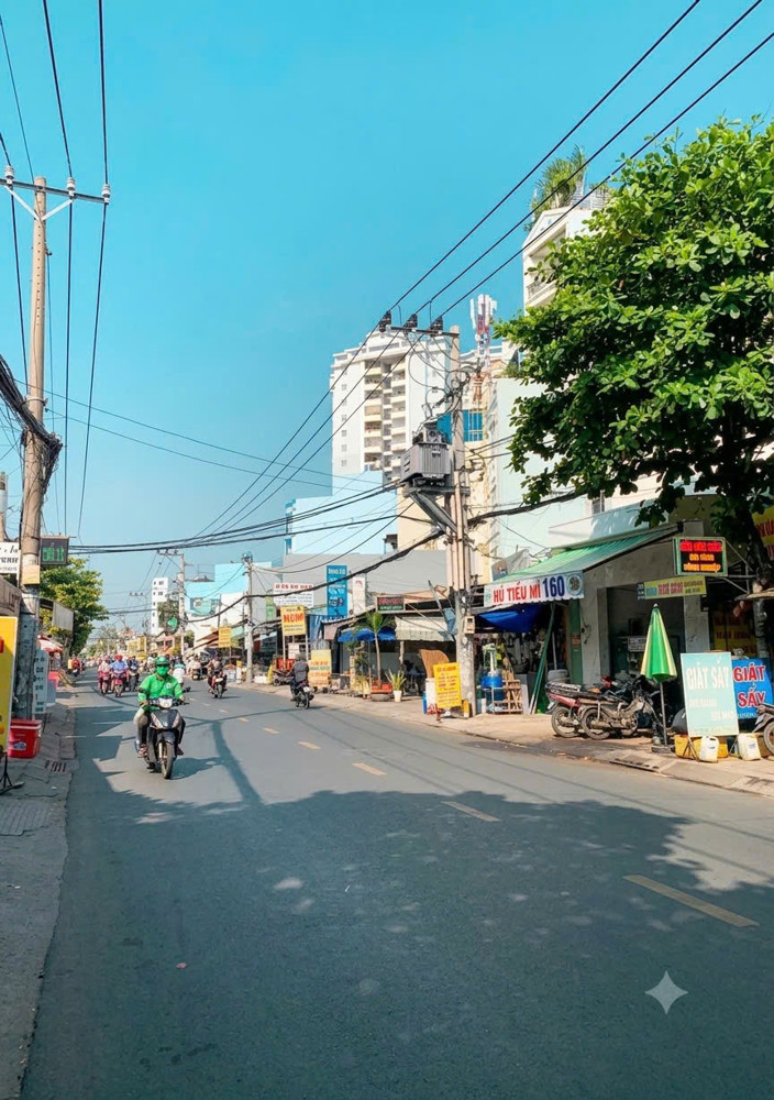 Mặt Tiền Thoại Ngọc Hầu Tân Phú Diện Tích Khủng 216M2 Dòng Tiền 300Tr/ Năm Nhỉnh 11 Tỷ