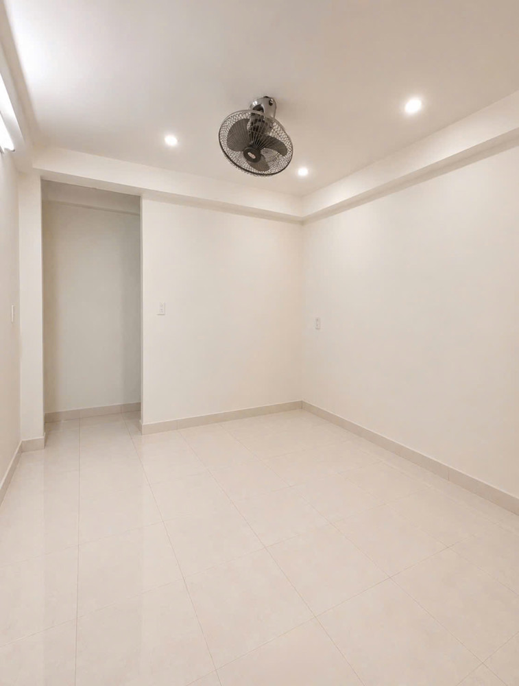 Tâm Điểm Kết Nối Hồ Thị Kỷ Q10 - Hxh 5M Thông Thoáng - 4 Tầng Mới Đẹp - Hoàn Công Đủ - 39M²