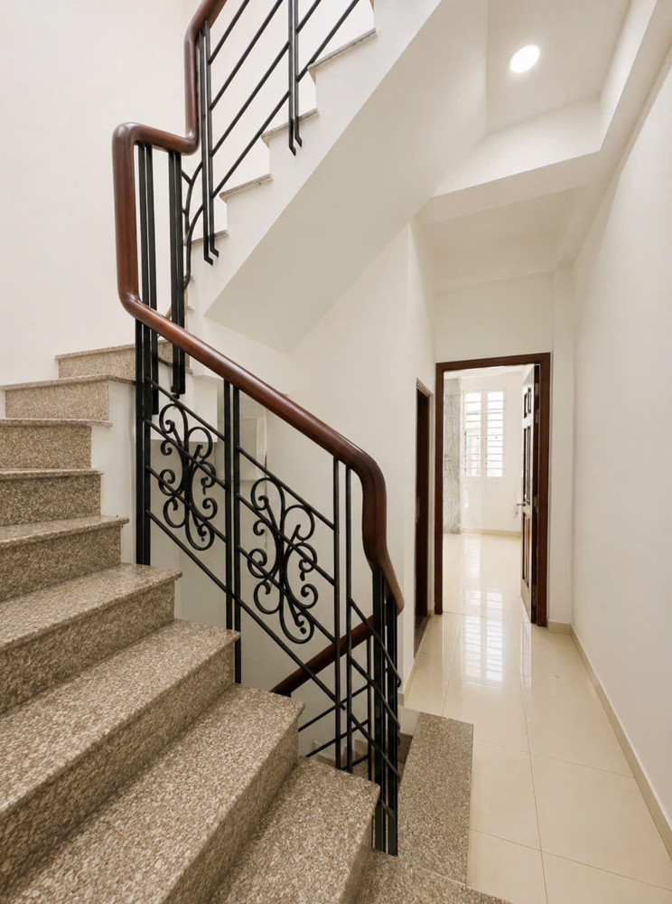 Tâm Điểm Kết Nối Hồ Thị Kỷ Q10 - Hxh 5M Thông Thoáng - 4 Tầng Mới Đẹp - Hoàn Công Đủ - 39M²