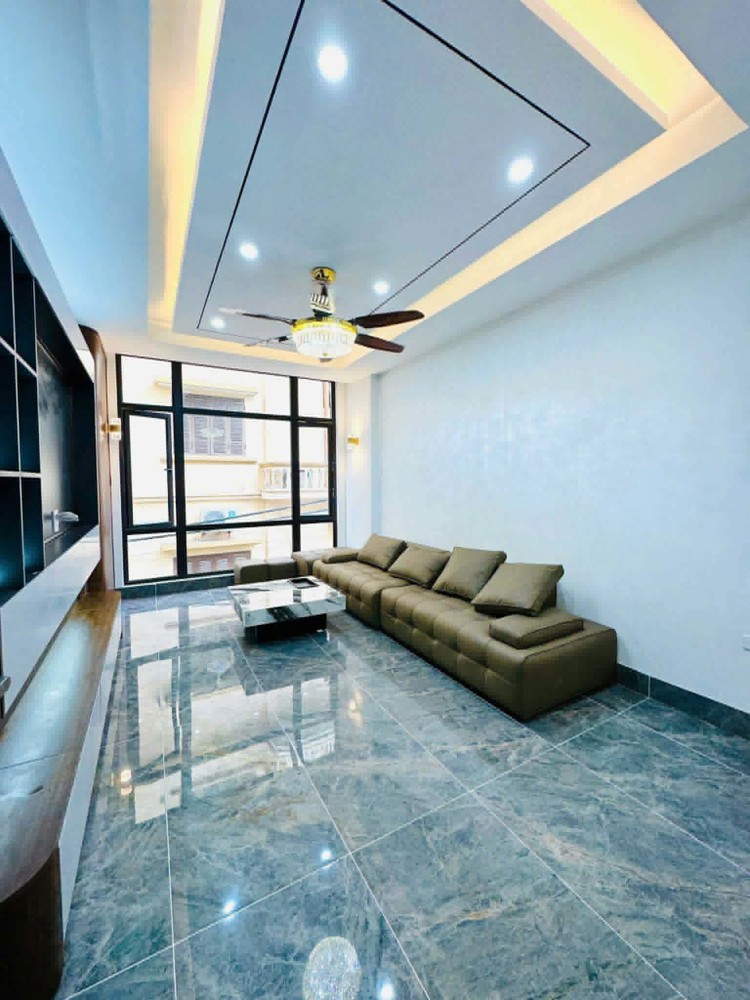 Bán Nhà Cổ Linh 45M2- 7 Tầng Thang Máy-Gara Ô Tô- 14.X Tỷ