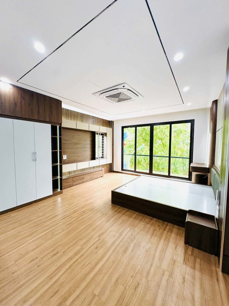 Bán Nhà Cổ Linh 45M2- 7 Tầng Thang Máy-Gara Ô Tô- 14.X Tỷ