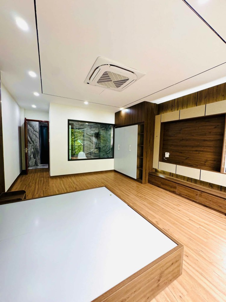 Bán Nhà Cổ Linh 45M2- 7 Tầng Thang Máy- Ô Tô Tránh Đỗ- 14.X Tỷ