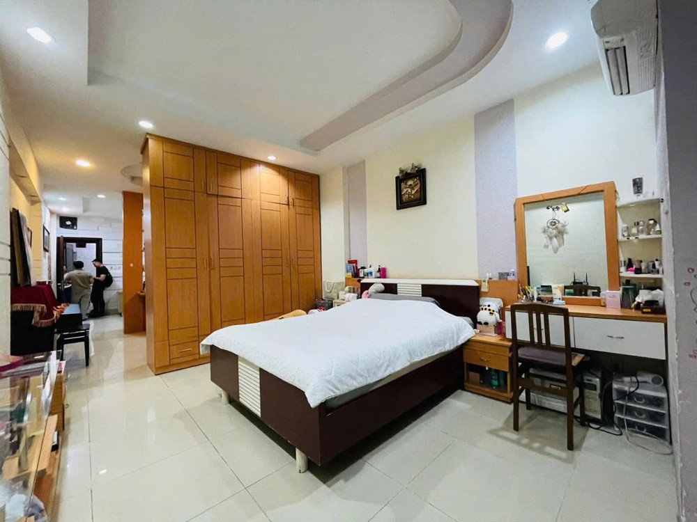 Hạ Sâu 3 Tỷ, Bán Nhà Mặt Tiền Ba Gia - Ngay Chợ Vải Tân Bình, 4X20m, 4 Tầng - 6 Pn, 15,9 Tỷ