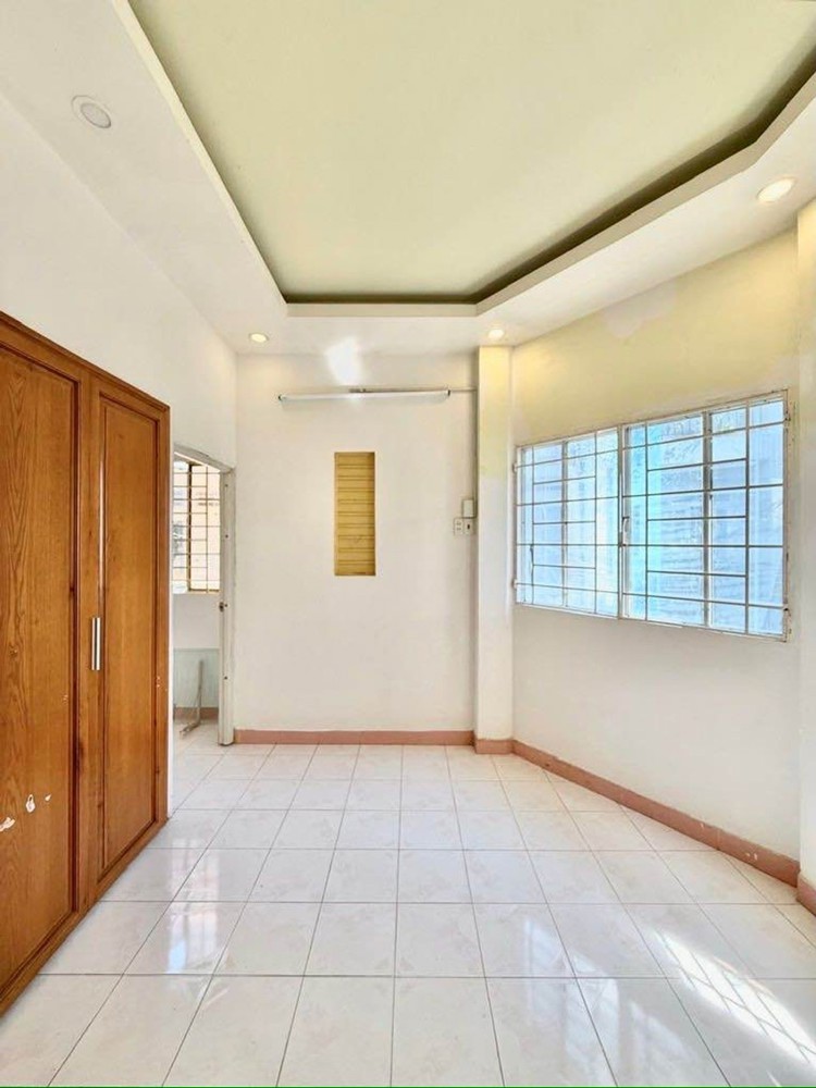 Giảm 500 Triệu Còn 6.8 Tỷ 42M2 (4.3X10) Lô Góc 2 Mặt Thoáng