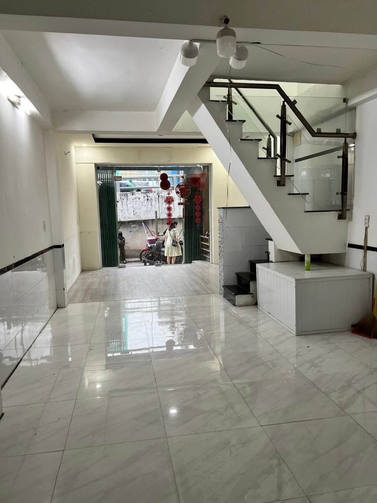 Nhà Btct Mặt Tiền Hẻm Thông Tô Ký 7 Tỷ Giảm Mạnh Còn 5 Tỷ 5