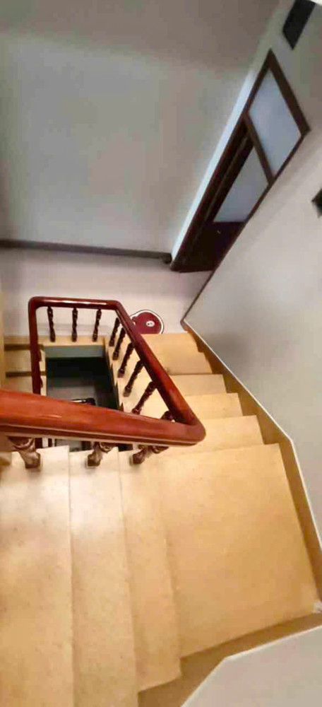 Quận 4: Chính Chủ 0938676685 Ban Nhà 3 Tầng Mặt Tiền Hxh 8M Đ.hoàng Diệu- Dt Đẹp 4,2M*25m- Nhà 2 Mt