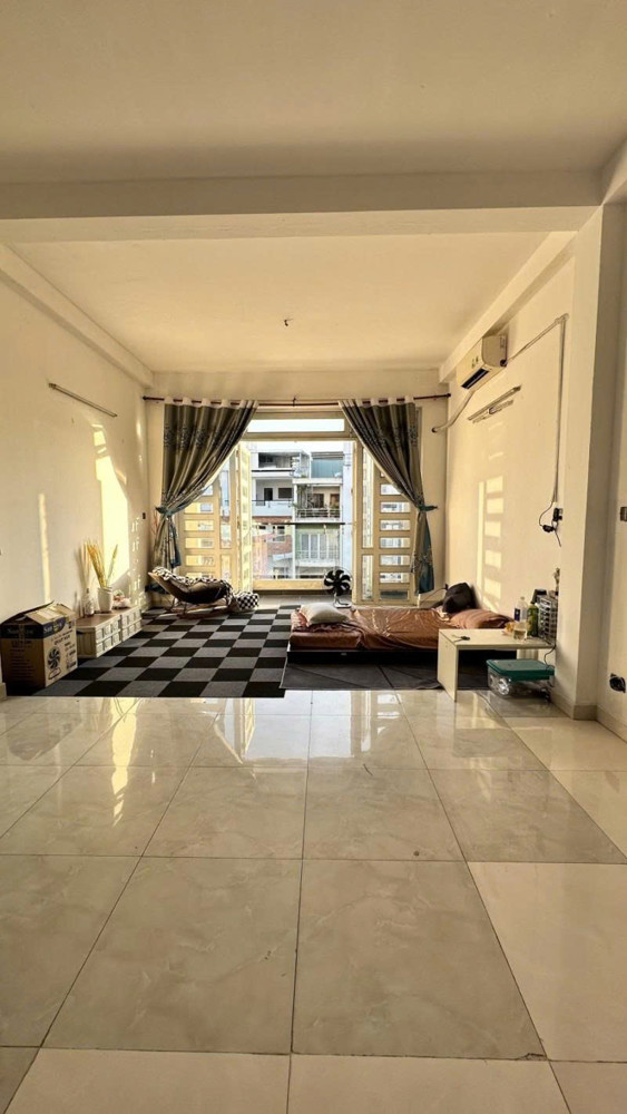 Bán Nhà Mặt Tiền Hẻm 8M Hoàng Văn Thụ - Ngay Út Tịch, 4,4X14m, 5 Tầng - 5Pn, 14,5 Tỷ