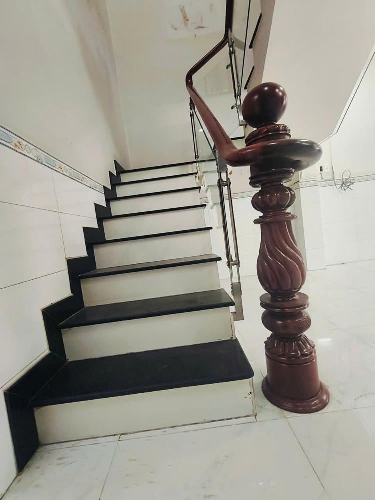 Bán Nhà Hẻm Dương Bá Trạc, Quận 8, 54M², 2 Tầng, Lô Góc Sát Hẻm Xe Hơi, Giá 5.98 Tỷ