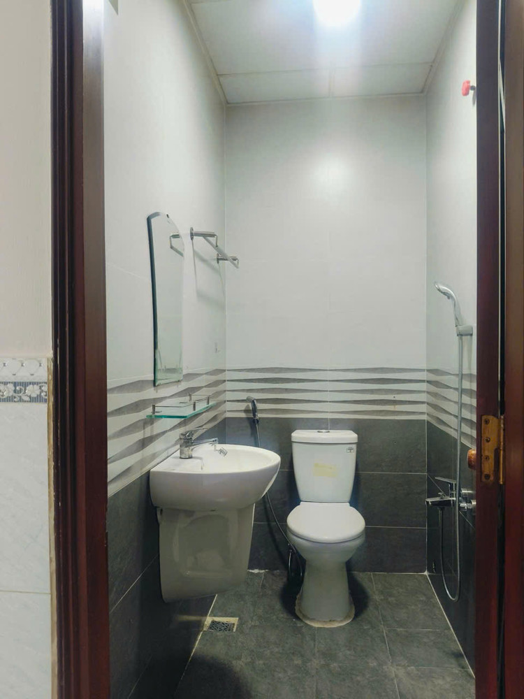 Bán Nhà Hẻm Dương Bá Trạc, Quận 8, 54M², 2 Tầng, Lô Góc Sát Hẻm Xe Hơi, Giá 5.98 Tỷ