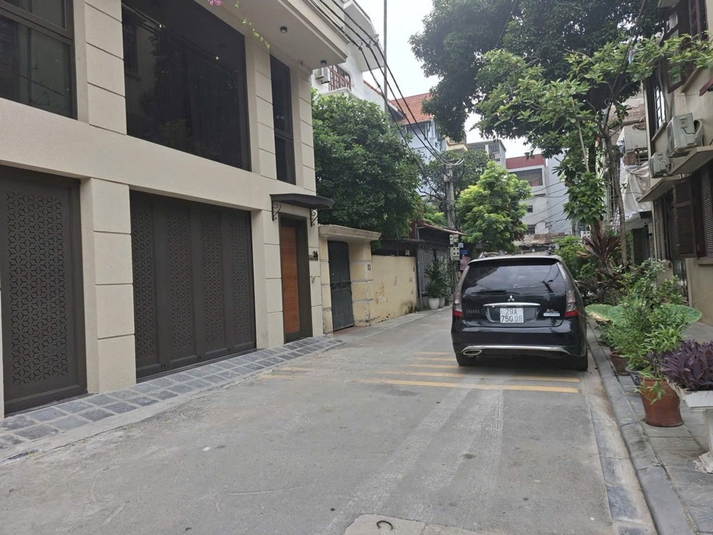 Bán Đất Lâm Hạ, Long Biên 202M2- Mt 8.3M- Vỉa Hè, Ô Tô Tránh- 65 Tỷ