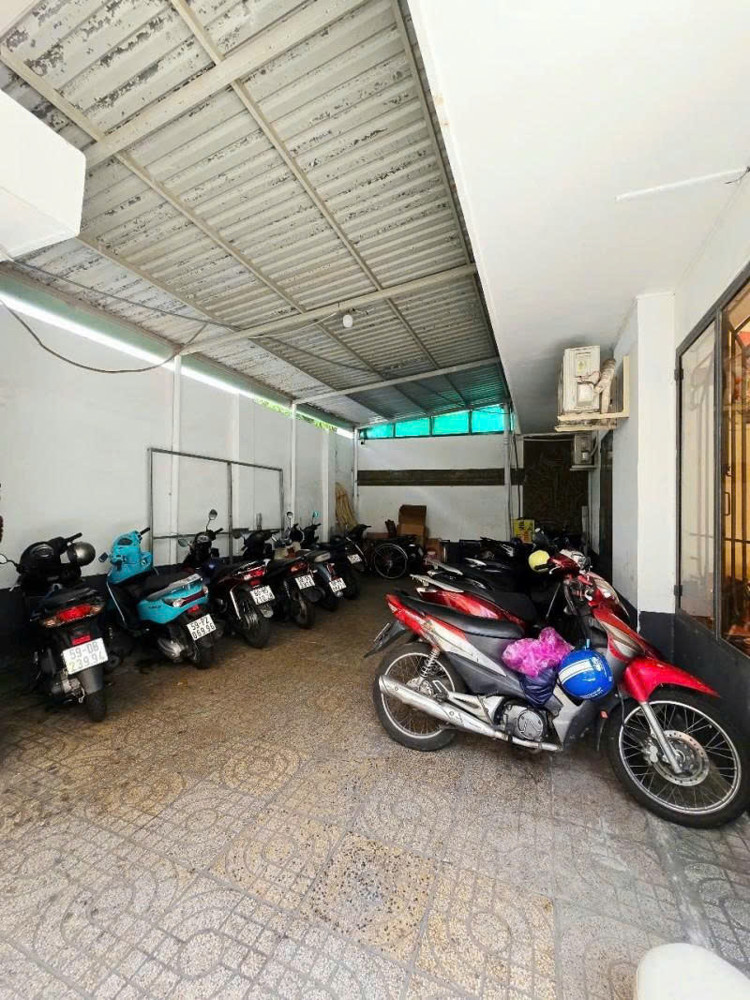 Bán Nhà Mặt Tiền Núi Thành - Giao Cộng Hòa, Dt: 15X38m, 4 Tầng, 1 Đời Chủ, Chỉ 89 Tỷ