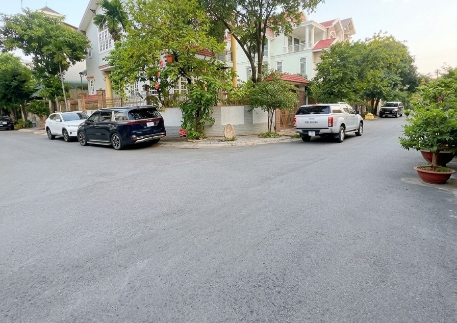 [K2764*] Biệt Thự Hầm Ngang 18M Đẳng Cấp Sát Cc Thới An Lê Thị Riêng – Giá 3X Tỷ
