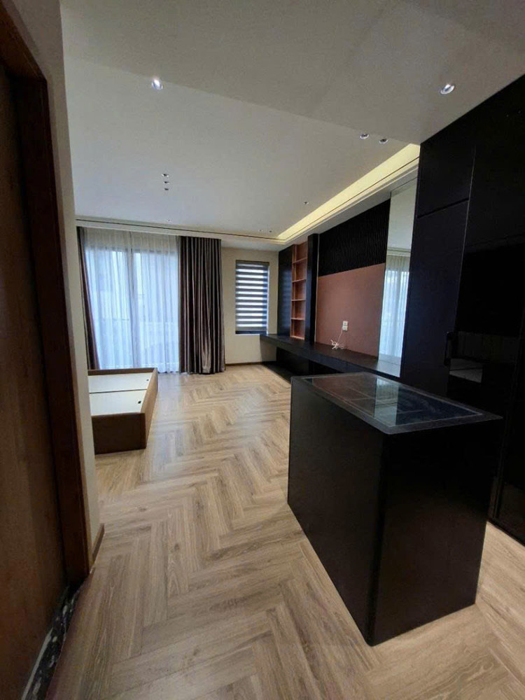 Bán Nhà Nguyễn Văn Linh 50M 7 Tầng Mt5.3m Kinh Doanh Gara Ô Tô Nhỉnh 12 Tỷ