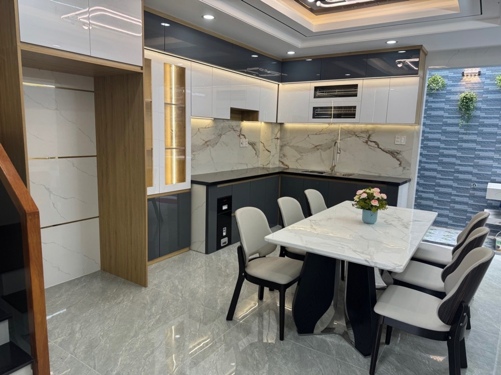 Hxh Nhà Đẹp 4 Tầng - Đẹp Lung Linh - Thang Máy Xịn Sò Giá Chỉ 8.2 Tỷ