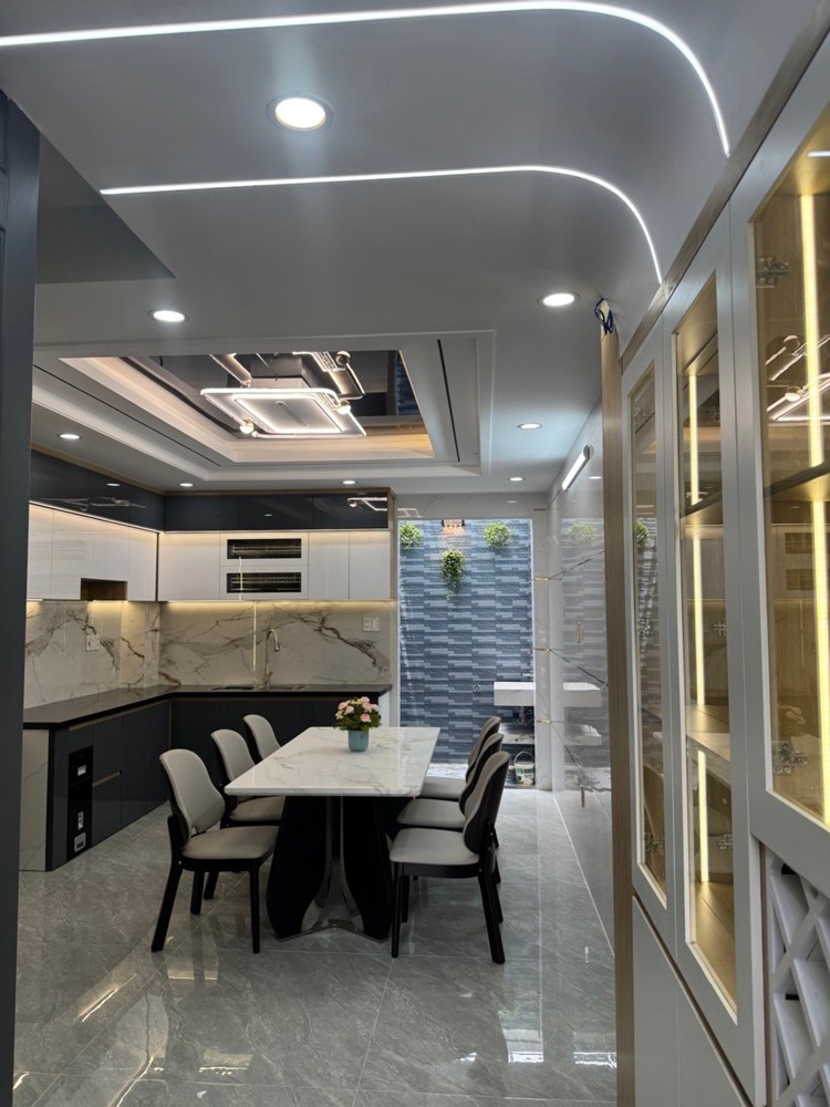 Hxh Nhà Đẹp 4 Tầng - Đẹp Lung Linh - Thang Máy Xịn Sò Giá Chỉ 8.2 Tỷ