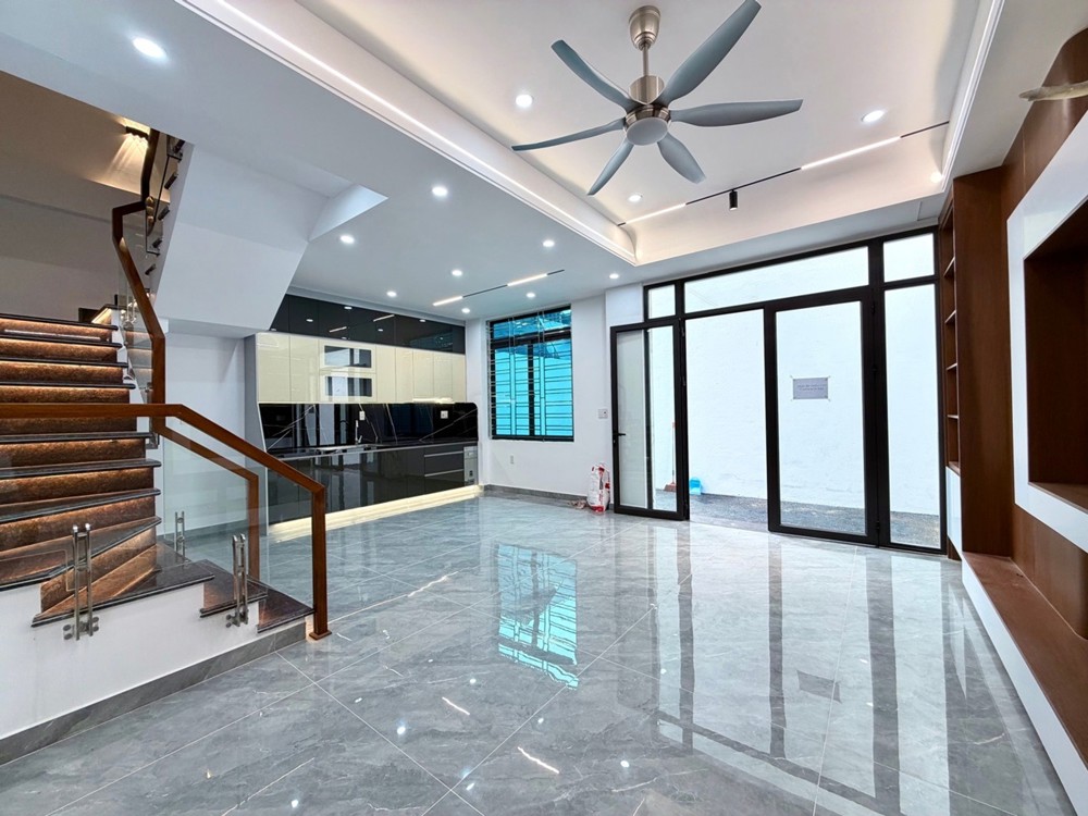 Nhà Đẹp Xây Mới 4 Tầng Độc Lập - 51M2 Hồ Sen, Chợ Hàng
