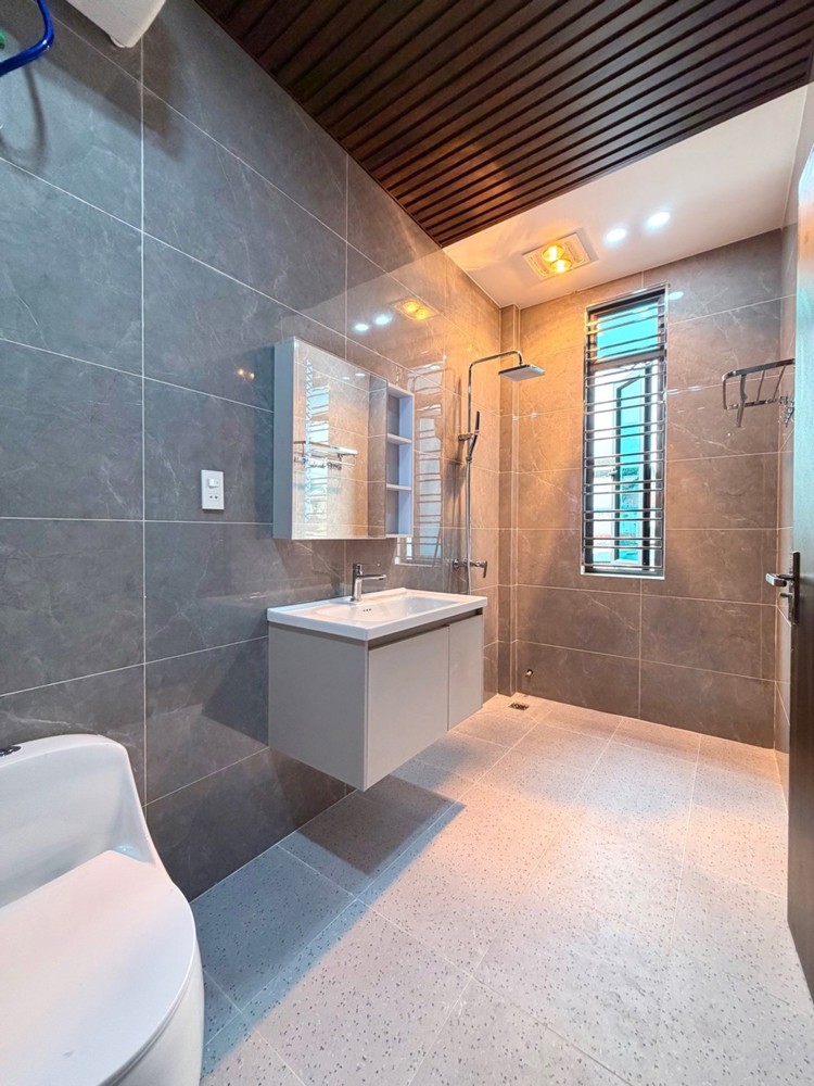 Nhà Đẹp Xây Mới 4 Tầng Độc Lập - 51M2 Hồ Sen, Chợ Hàng