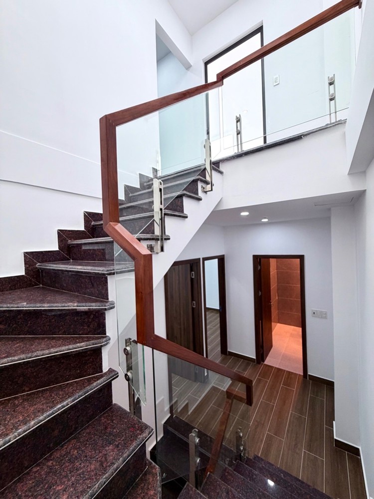 Nhà Đẹp Xây Mới 4 Tầng Độc Lập - 51M2 Hồ Sen, Chợ Hàng