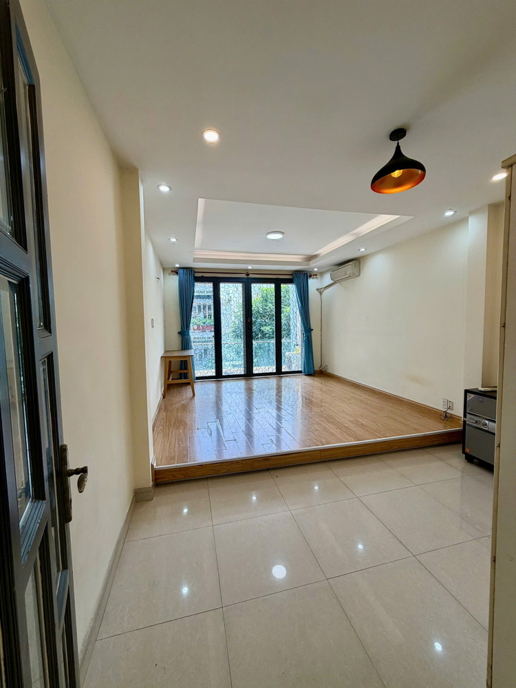 Cho Thuê Nhà Mặt Tiền Thống Nhất 64M²-4Tầng- Ngay Cạnh Chợ, Ngã Tư
