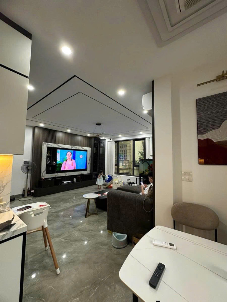 Bán Nhà Nguyễn Văn Cừ 50M 7 Tầng Mt4.8m Lô Góc Gara Ô Tô Nhỉnh 15 Tỷ