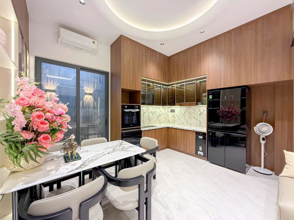 Nhà Khu Vip Huỳnh Thị Đồng, Nội Thất Cao Cấp, Chỉ Hơn 9 Tỷ