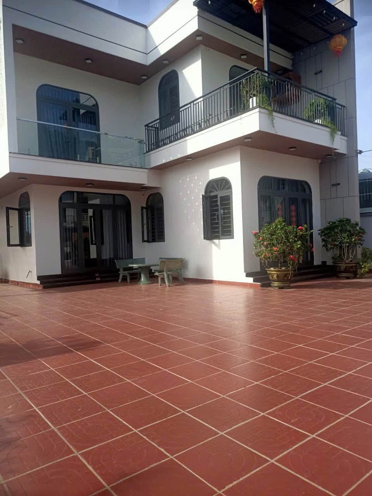 Đổi Công Tác Cần Nhượng Lại Ngôi Nhà Tâm Huyết Mới Xây Chưa Đc 1 Năm