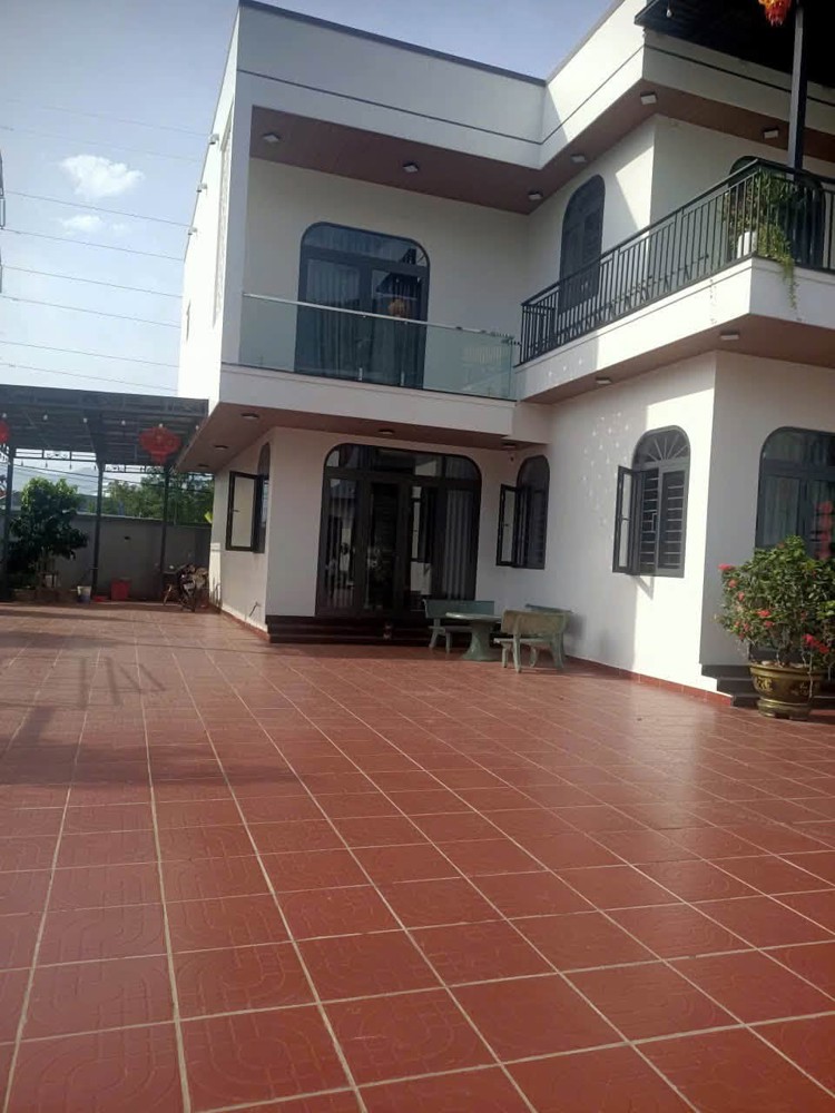 Đổi Công Tác Cần Nhượng Lại Ngôi Nhà Tâm Huyết Mới Xây Chưa Đc 1 Năm