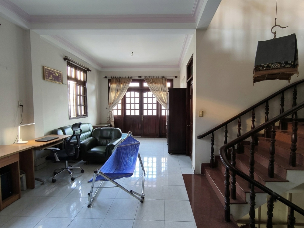 D2785* Villa Ngang 8M Cạnh Emart Phan Văn Trị, Giá 25.X Tỷ!