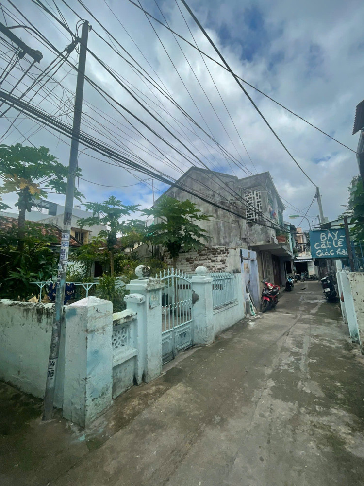 Bán Đất Tặng Nhà, Thuộc Hẻm Đường Phan Đình Giót Nha Trang, 122,6M2