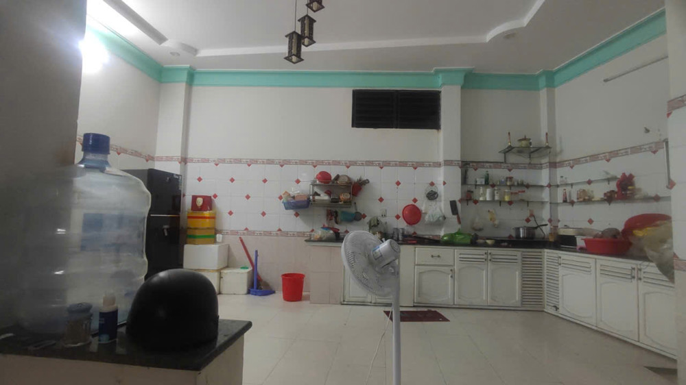 ► Nhà Kiệt Hoàng Diệu Gần Nguyễn Văn Linh 85M2, 2 Tầng, 3Pn, Sân Rộng, Giảm Sâu 3.X Tỷ