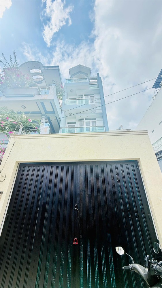 Bán Nhà Gần Emart 2 – Hẻm Ô Tô Tránh Nhau – 5 Tầng, Dt 84M2, 5 Phòng, Chỉ 11.8 Tỷ
