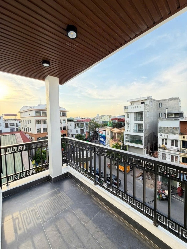 Bán Nhà 4 Tầng Mặt Đường Chợ Hàng - Vị Trí Vàng Kinh Doanh