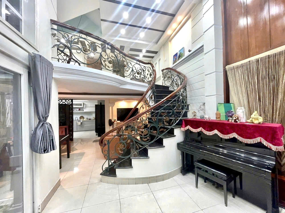 Quận 1: Bán Biệt Thự 5 Tầng Đặng Dung, P.tân Định- Dt 11M*9m- Thiết Kế Phong Cách Tân Cổ Điển