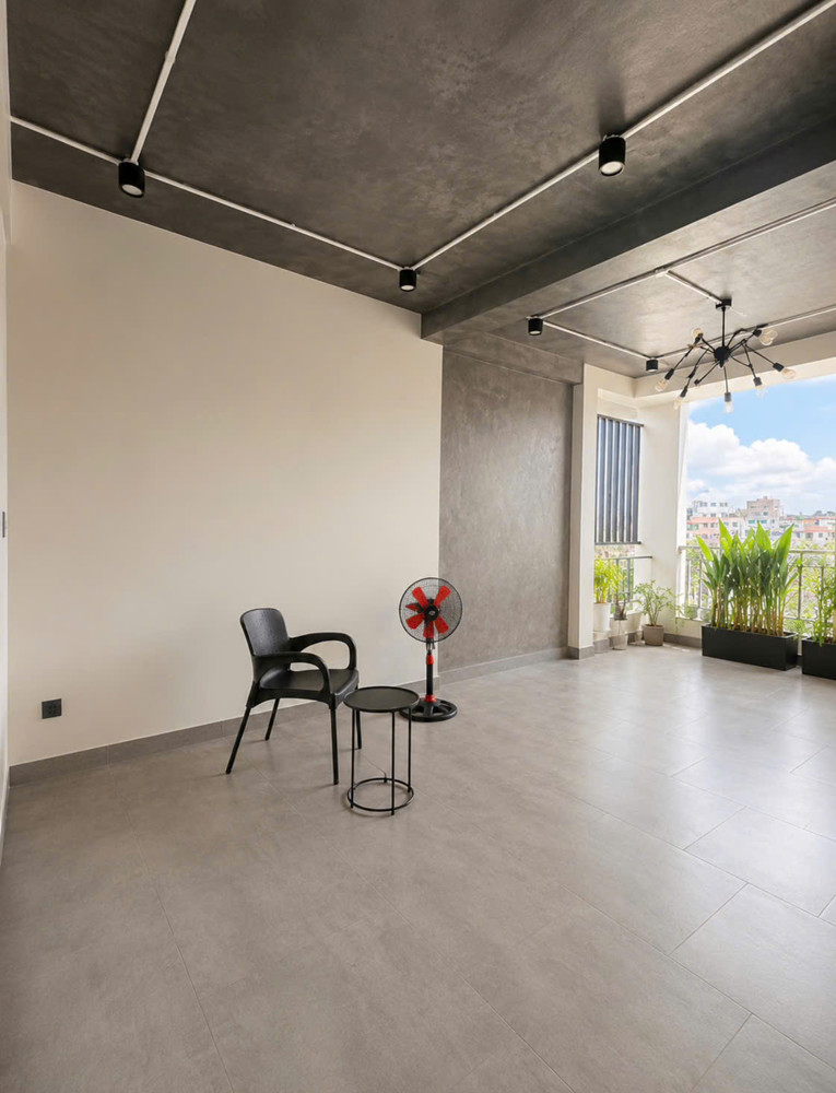 Sát Vòng Xoay Lê Đại Hành - Hxh - Ngang 4.4M - 5 Tầng Btct Đúc - 50M²