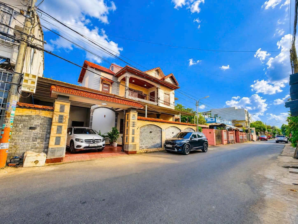 Bán Biệt Thự Đường Bùi Chát-Ngay Nút Giao Hoàng Thị Loan & Nguyễn An Ninh