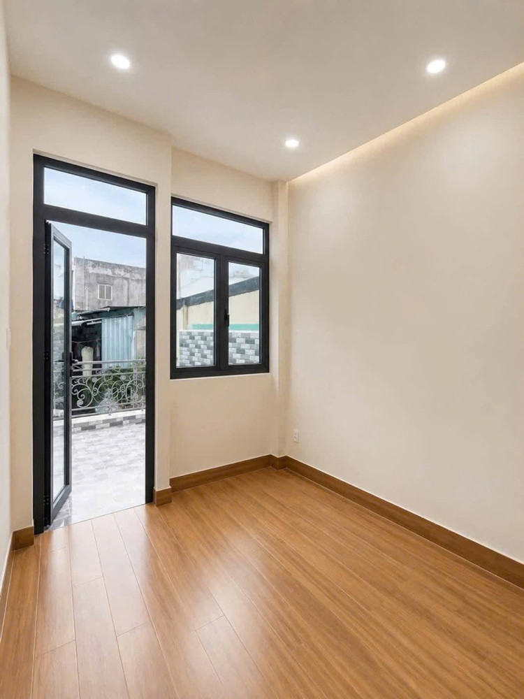 Bán Nhà Hẻm Rộng 3.5 M Thông Thoáng Tôn Đản Ba Gác Máy Phường Khánh Hội Q4 - 4 Pn 5 Wc Chỉ 3 Đ