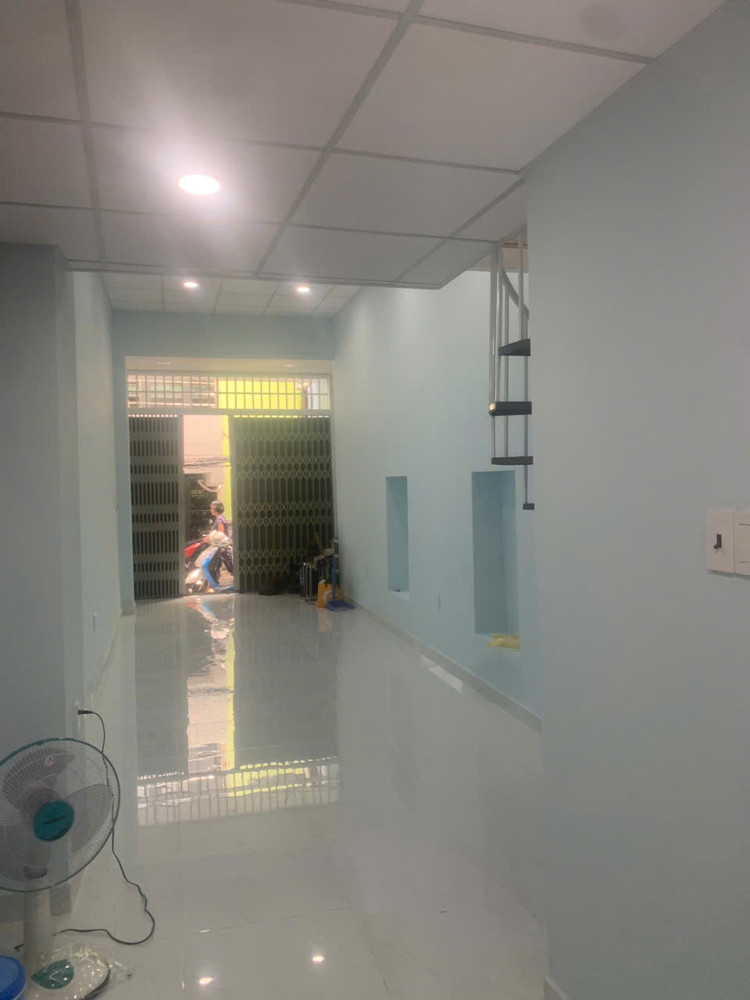 Bán Nhà Sát Mặt Tiền Q4 Ngang 3.2 X 17 Có 3 Đ