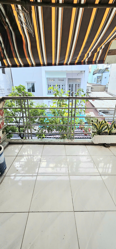 Bán Nhà Hẻm Thông Sát Mặt Tiền Q4 Đúc 3 Tấm Đường Rộng 3.5 M Có 3 Đ