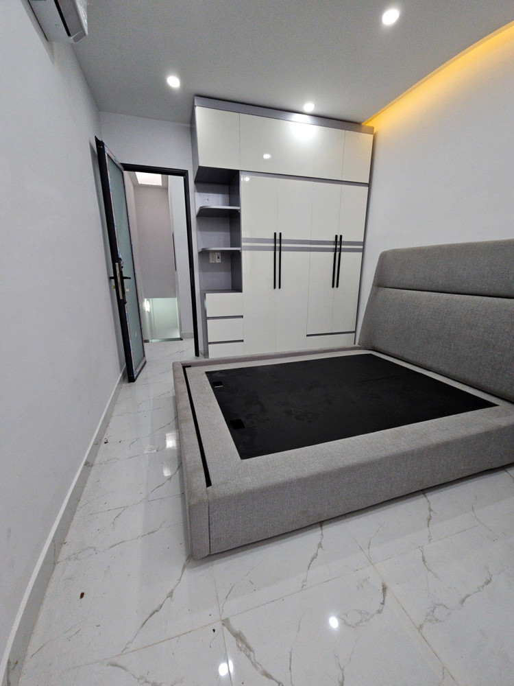 Bán Nhà Hẻm Lâm Văn Bền Cách Đường Xe Hơi 50 M Ngang 3 Dài 9 Đúc 2 Tấm Hơn 2 Đ Tân Hưng Q7