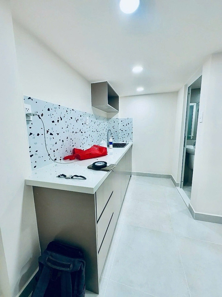 Bán Nhà Hẻm Thông Sát Mặt Tiền Q4 Đúc 3 Tấm Ngang 3.2 X 6.9 Có 3 Đ