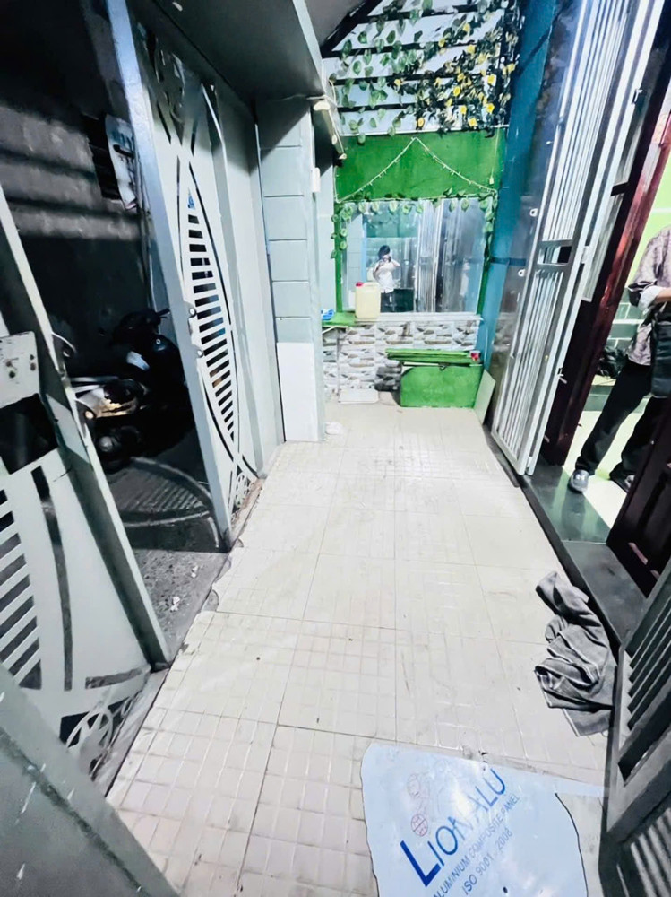 Bán Nhà Ngang 5.8 X 8.5 Đúc 5 Tấm Có 3 Đdiện Tích Sd 250 M2